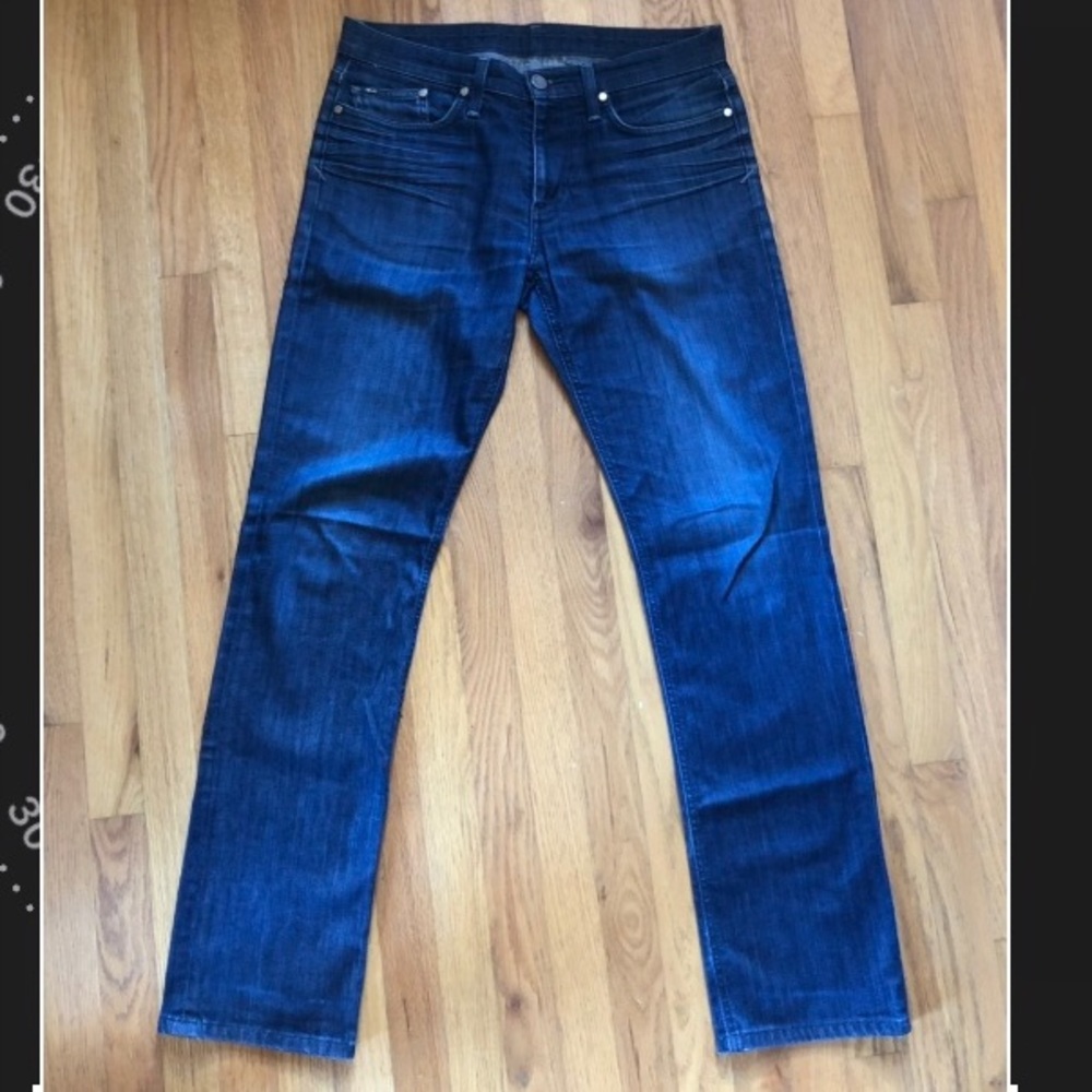 Joes Brixton • 31 • GUC